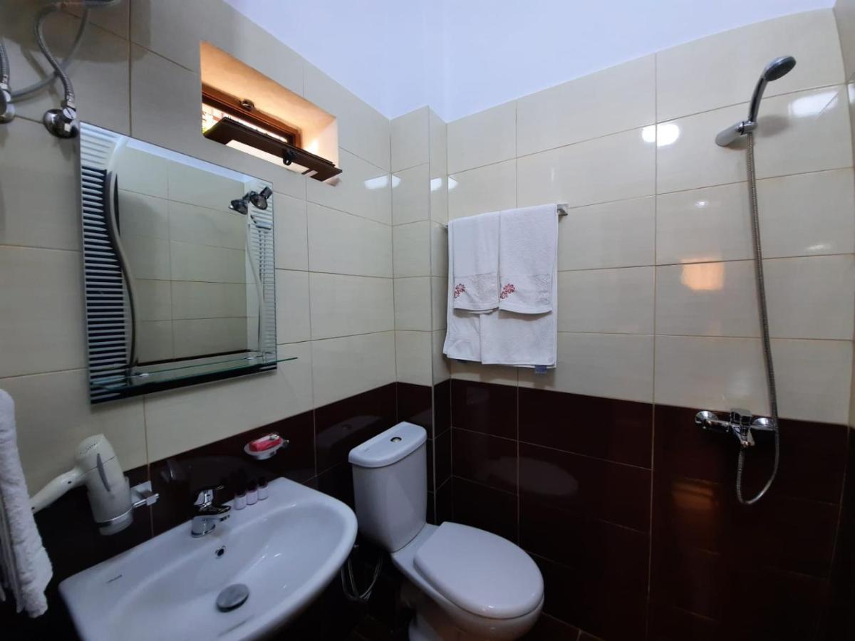 Villa 53 Тирана Экстерьер фото